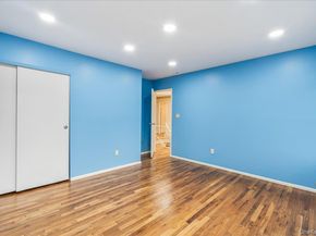 418 Old Courthouse Rd, Manhasset Hills NY 11040