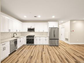 5 Jacqueline Way, North Babylon NY 11703