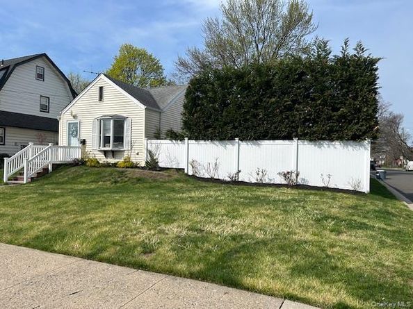 2984 Grand Boulevard, Baldwin NY 11510