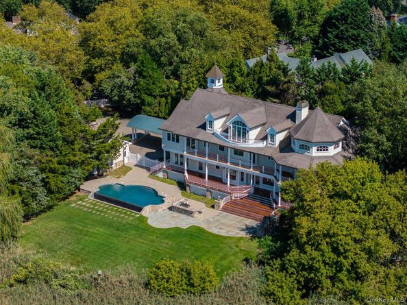 29 Gaul Road S, East Setauket NY 11733