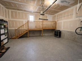 136 Elizabeth Way, Ridge NY 11961