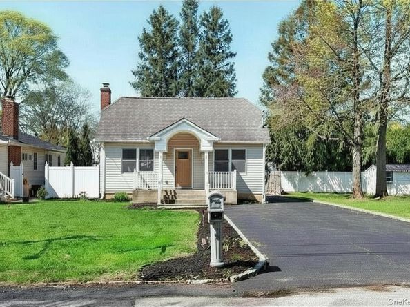 909 2nd Street N, East Northport NY 11731