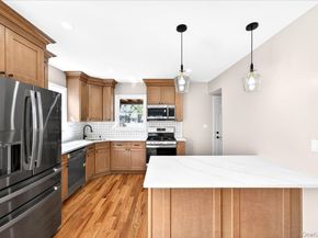 909 2nd Street N, East Northport NY 11731