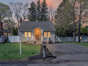 909 2nd Street N, East Northport NY 11731