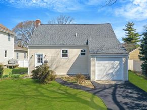 17 Riverside Street, Amityville NY 11701