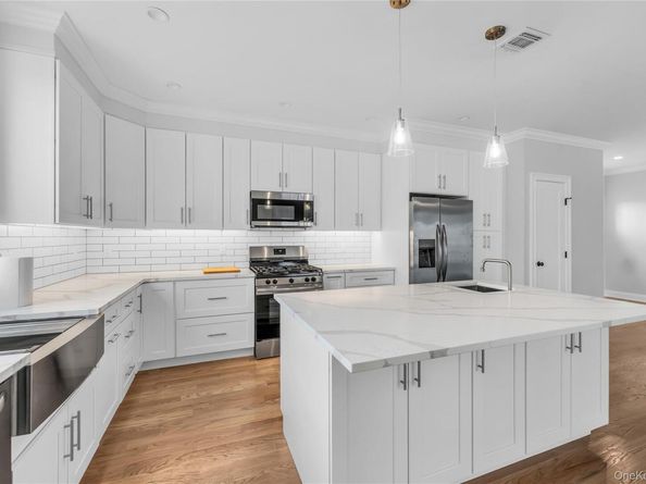2437 Archer Street, Seaford NY 11873