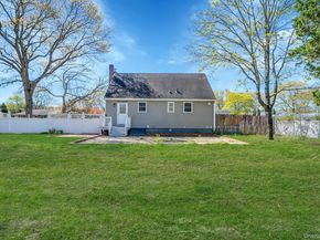 67 Pentmoor Drive, Mastic NY 11950