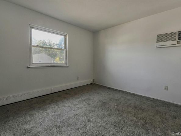 4 Beechwood Drive, Shirley NY 11967