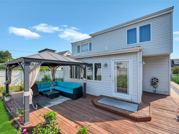 54 Briggs Street, Hicksville NY 11801