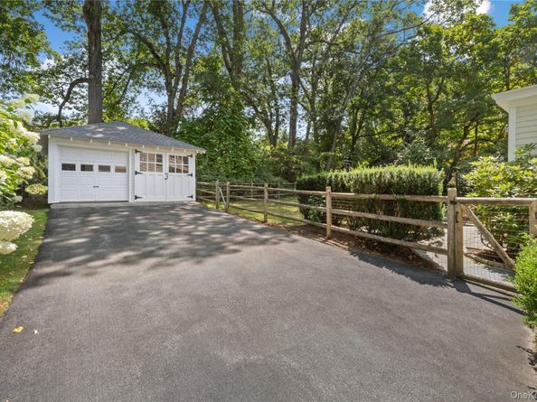 59 Crest Road, Chappaqua NY 10514