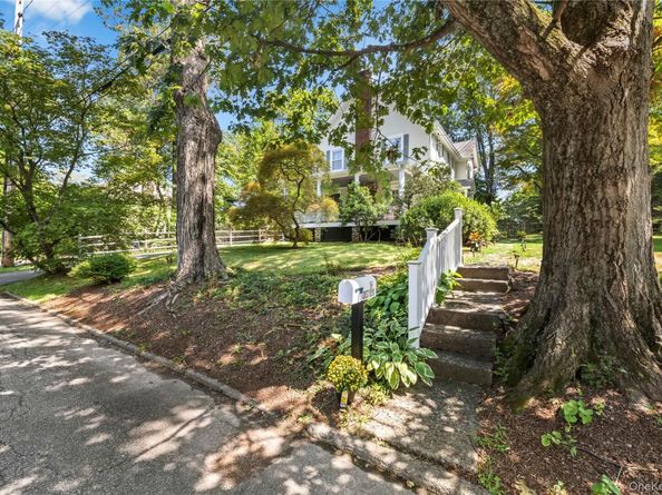 59 Crest Road, Chappaqua NY 10514
