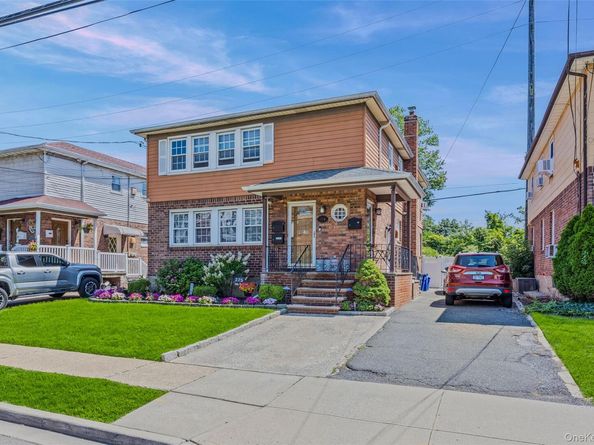 375 Cochran Place, Valley Stream NY 11581