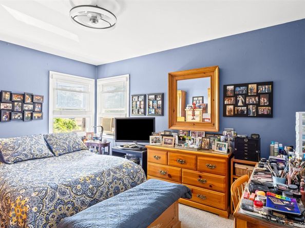 375 Cochran Place, Valley Stream NY 11581