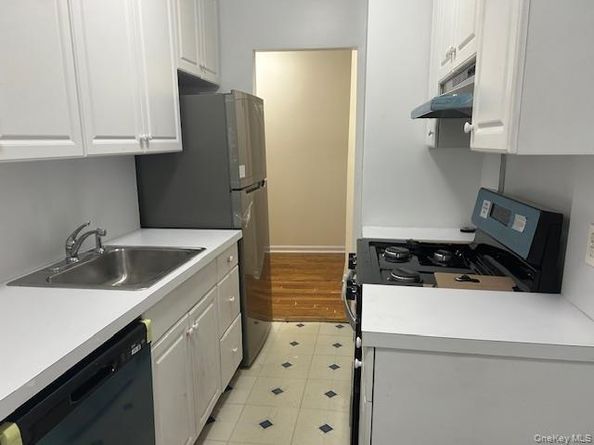 83-52 Talbot Street 3G, Kew Gardens NY 11415