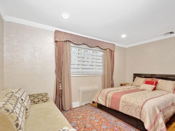 1013 SOUTH END Avenue, Woodmere NY 11598