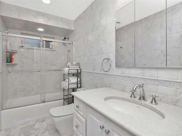 1013 SOUTH END Avenue, Woodmere NY 11598