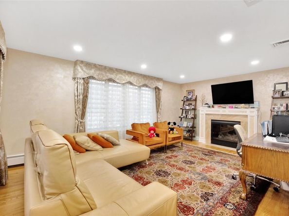 1013 SOUTH END Avenue, Woodmere NY 11598