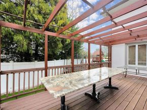1013 SOUTH END Avenue, Woodmere NY 11598