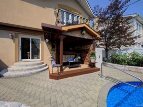 997 Glen Drive, Franklin Square NY 11010