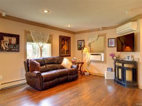 997 Glen Drive, Franklin Square NY 11010