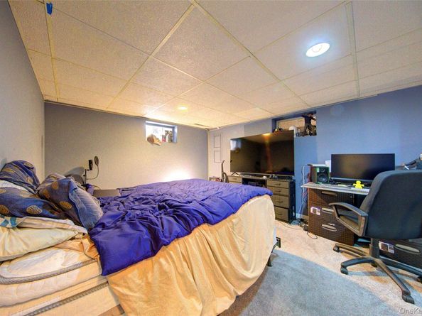 997 Glen Drive, Franklin Square NY 11010