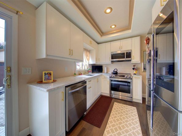 997 Glen Drive, Franklin Square NY 11010