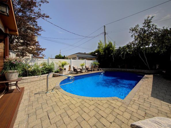 997 Glen Drive, Franklin Square NY 11010