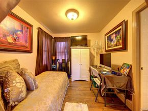 997 Glen Drive, Franklin Square NY 11010