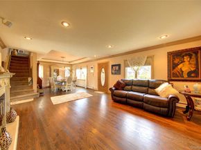 997 Glen Drive, Franklin Square NY 11010
