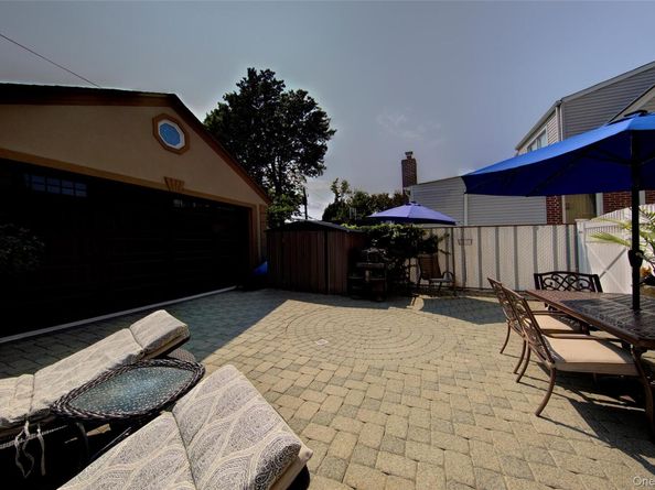997 Glen Drive, Franklin Square NY 11010