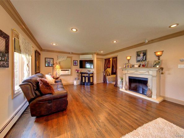 997 Glen Drive, Franklin Square NY 11010