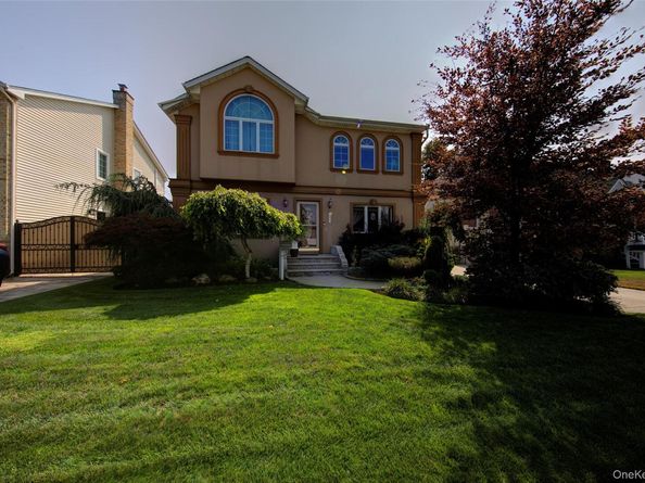 997 Glen Drive, Franklin Square NY 11010