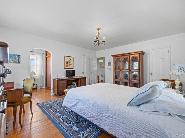 33-09 Parsons Boulevard, Flushing NY 11354