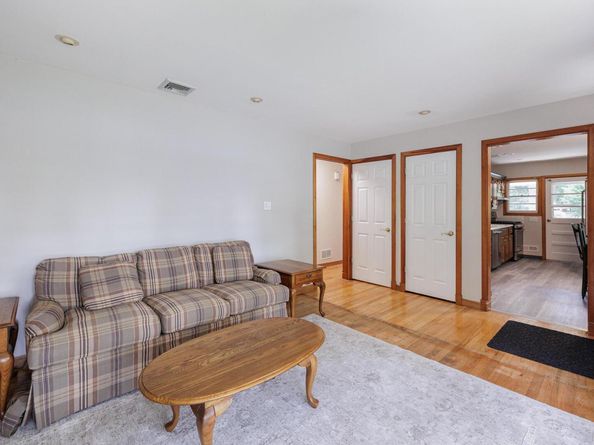13 Pebble Lane, Huntington Station NY 11746