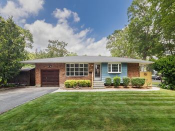 13 Pebble Lane