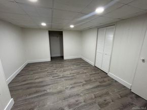 5 Poplar Court, Miller Place NY 11764