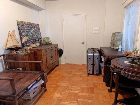 63-33 98 Place 3E, Rego Park NY 11374