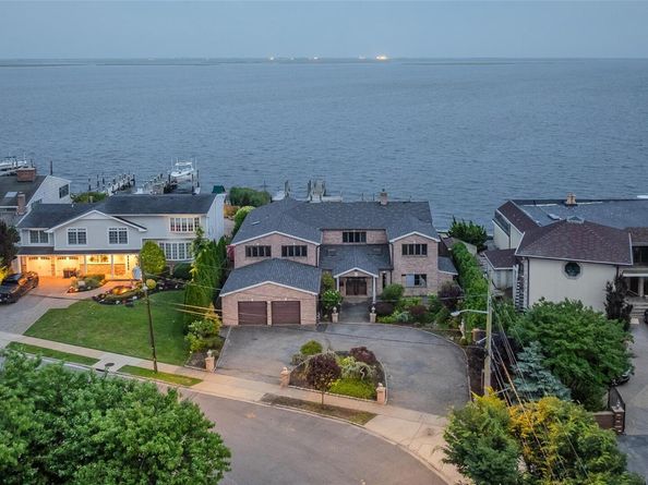53 Clearwater Avenue, Massapequa NY 11758