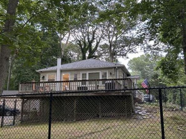 2354 N Wading River Road, Wading River NY 11792