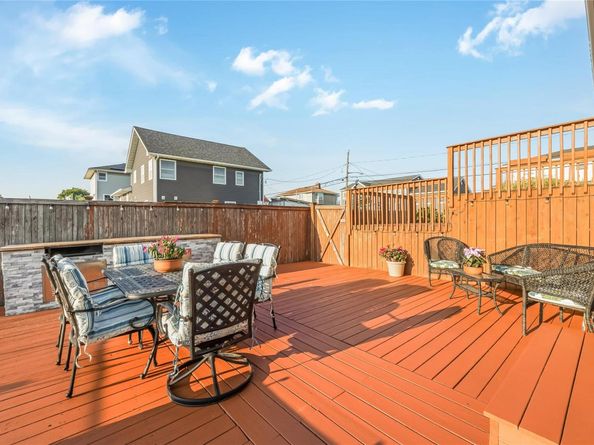 909 Pacific Street, Lindenhurst NY 11757