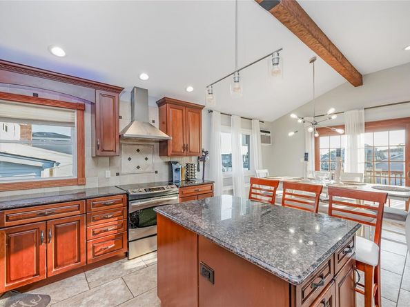 909 Pacific Street, Lindenhurst NY 11757