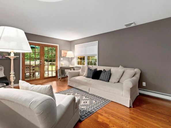 240 Plainview Road, Woodbury NY 11797