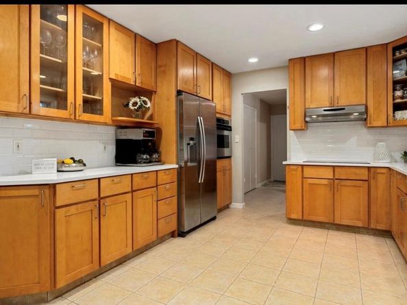 240 Plainview Road, Woodbury NY 11797
