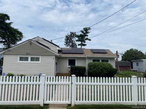 4 Meadow Drive, Bay Shore NY 11706