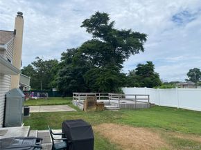 4 Meadow Drive, Bay Shore NY 11706