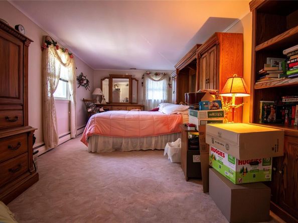 2083 Elm Place, Merrick NY 11566