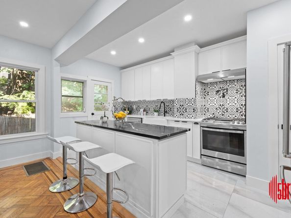 8563 98th Street, Richmond Hill NY 11421