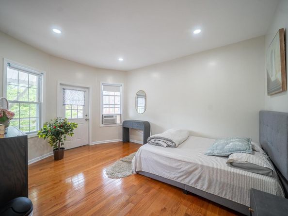 10421 Lefferts Boulevard, Richmond Hill S. NY 11419