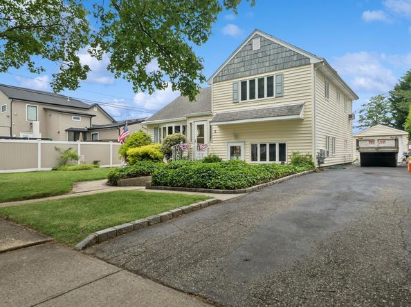 3 Rutland Road, Massapequa NY 11758