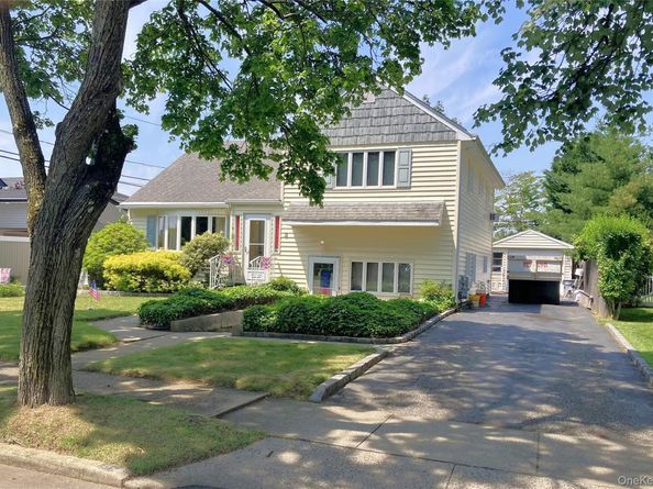 3 Rutland Road, Massapequa NY 11758